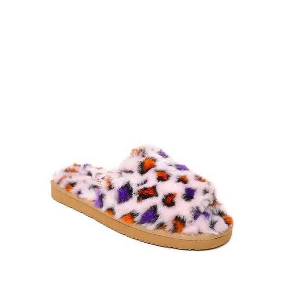 Minnetonka Shoes - Minnetonka - Lolo in Blush Leopard  Print